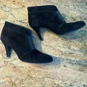 Adrienne Vittadini Trippin Black Suede Pull On Ankle Boots Heels 7.5